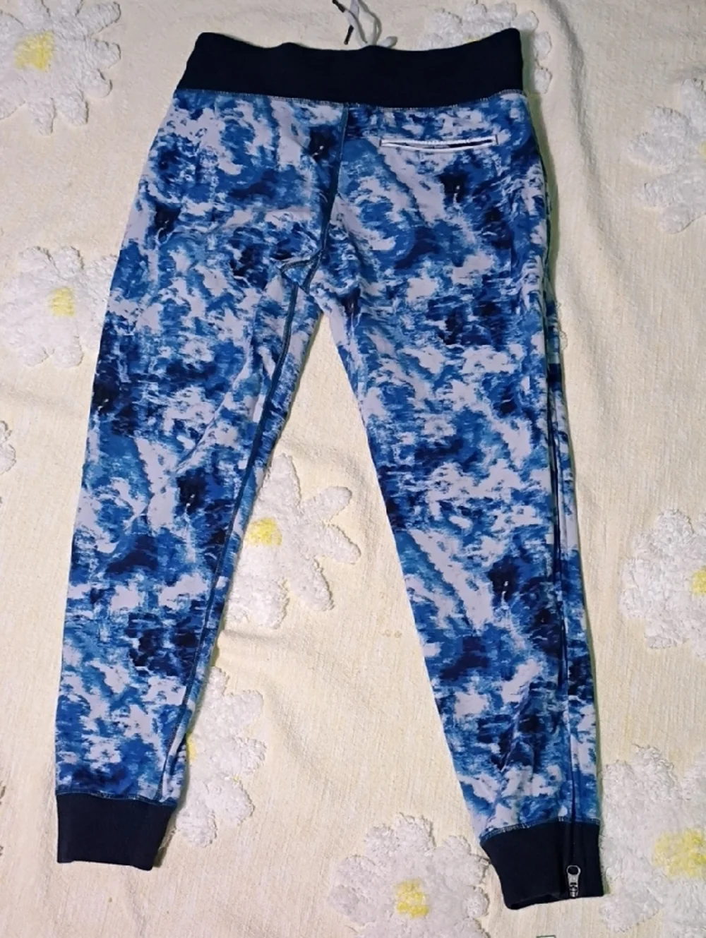 lululemon athletica‎ Blue Marble Print Joggers Closure on Both Legs